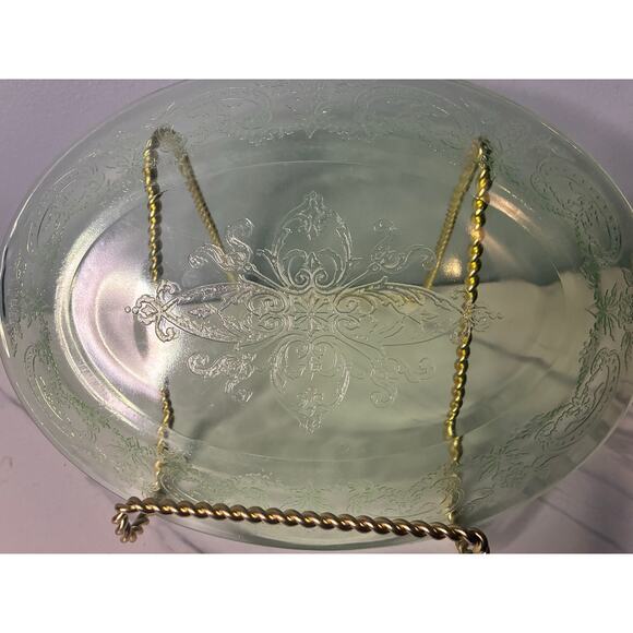 Vintage Etched Uranium Glass Oval Platter with Gold-Tone Stand | Glows Under UV - Picture 5 of 12